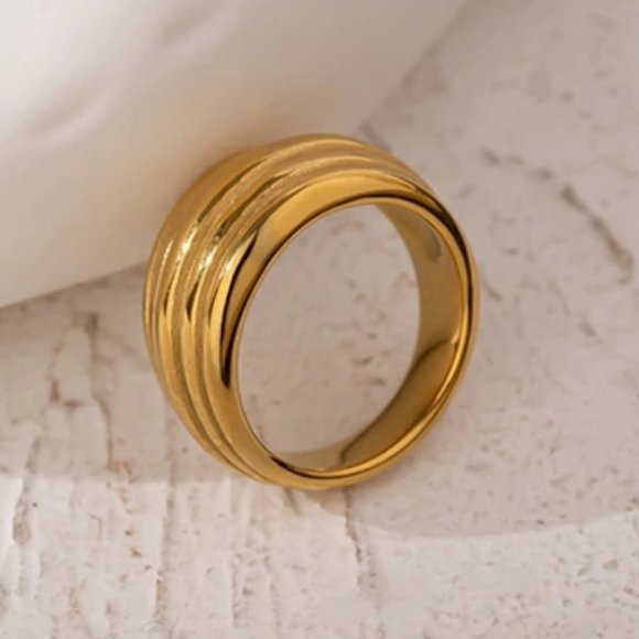 NEW 18K Gold Plated Textured Layer Ring - Picture 2 of 9